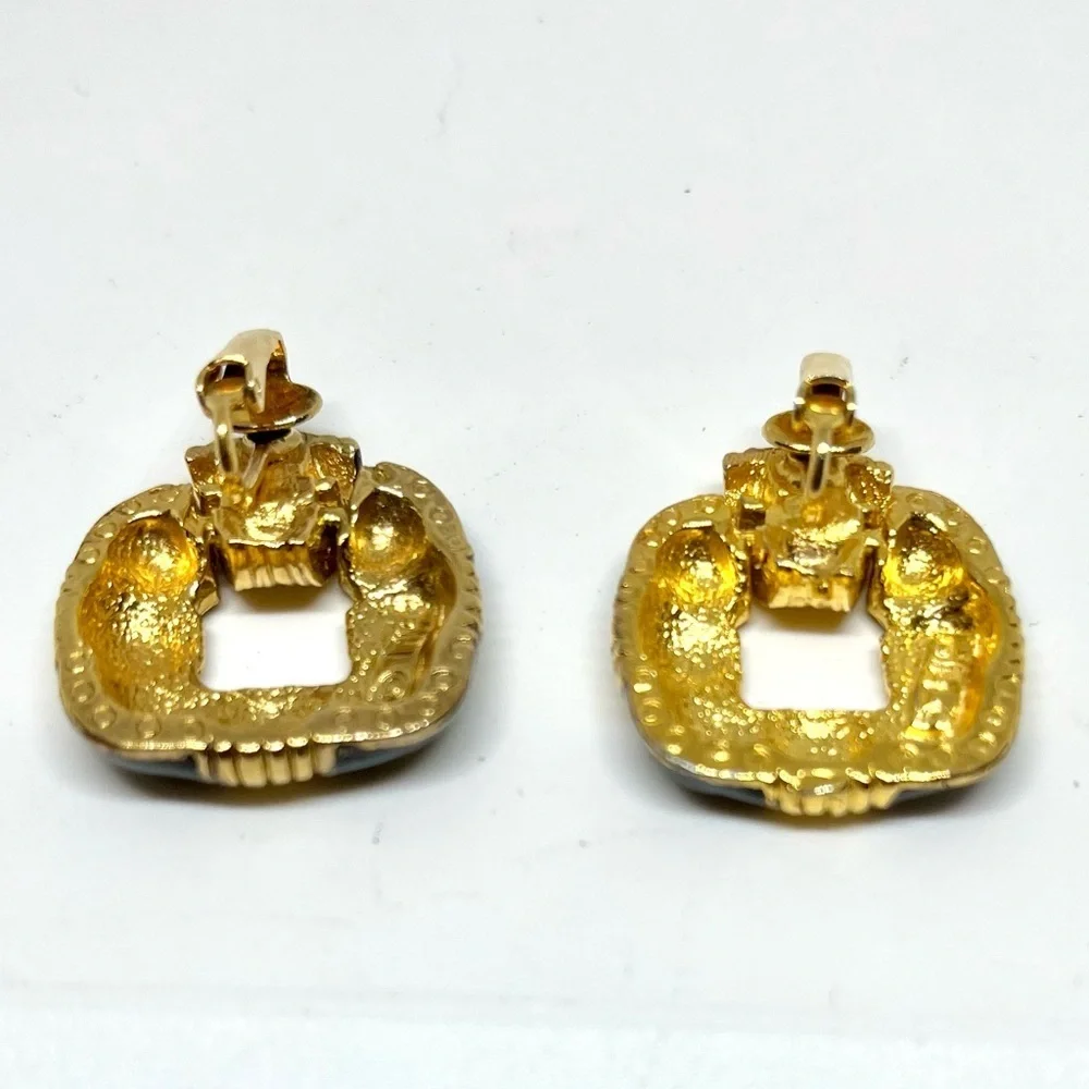 David Hill Vintage Clip On Earrings